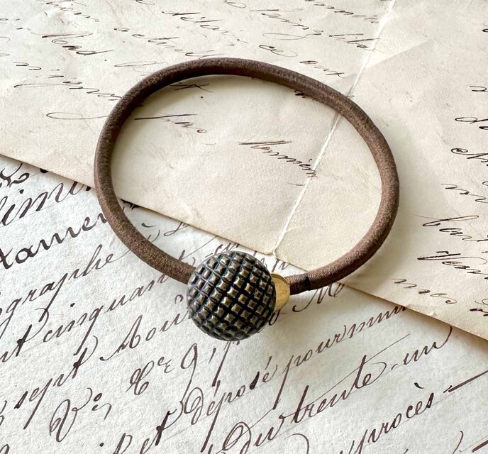 アンティークボタンヘアゴム／格子模様ボタン（AB-059）