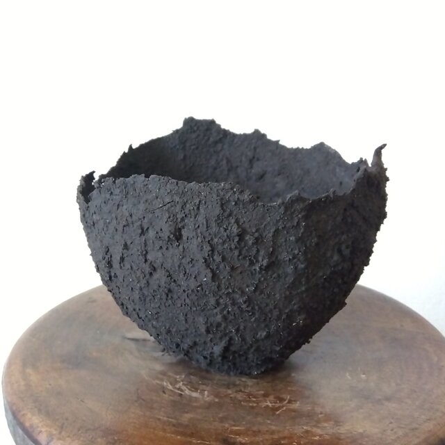 ペーパーマシェの器・黒土