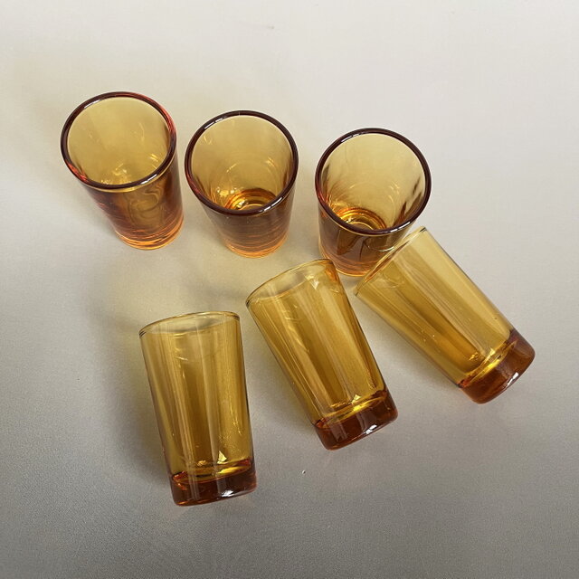 昭和レトロ 6客セットアンバー色ショットグラス yk267 | iichi