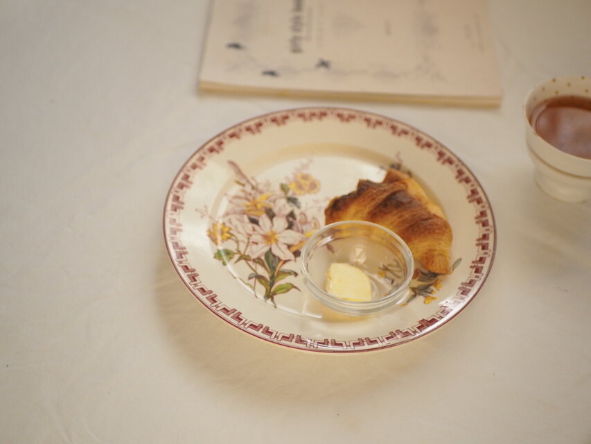 Sarreguemines antique plate  lily