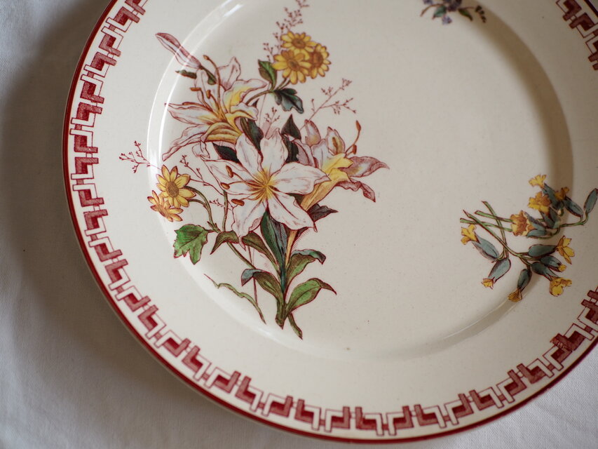 Sarreguemines antique plate サルグミンヌ Sarreguemines antique plate lily | iichi 日々の暮らしを