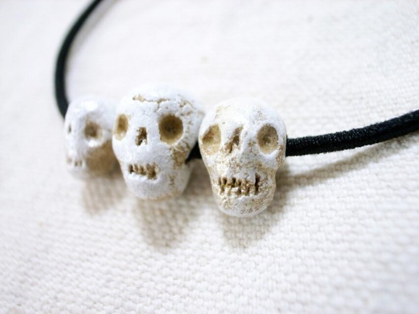 ガイコツが3つのヘアゴム