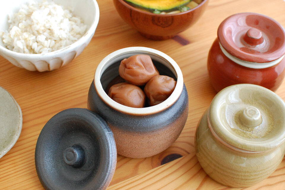 梅干しやお漬物入れにおすすめ お漬物甕（かめ）砂糖壺 鉄茶 | iichi