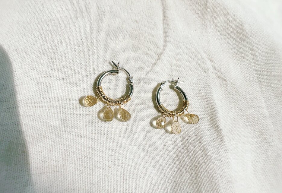 シャンパンクオーツシルバーフープピアス