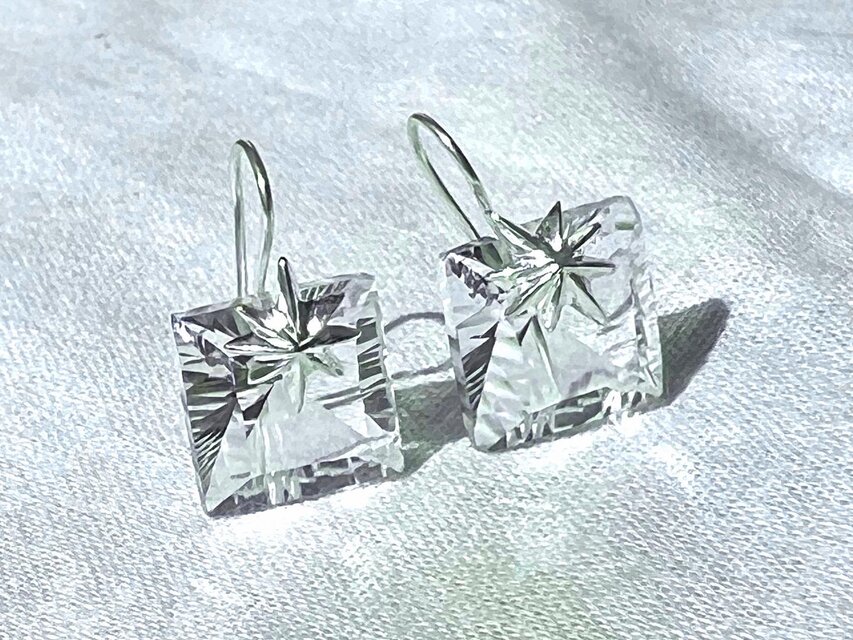 Innosent（イノセント）クリスタルスターピアス