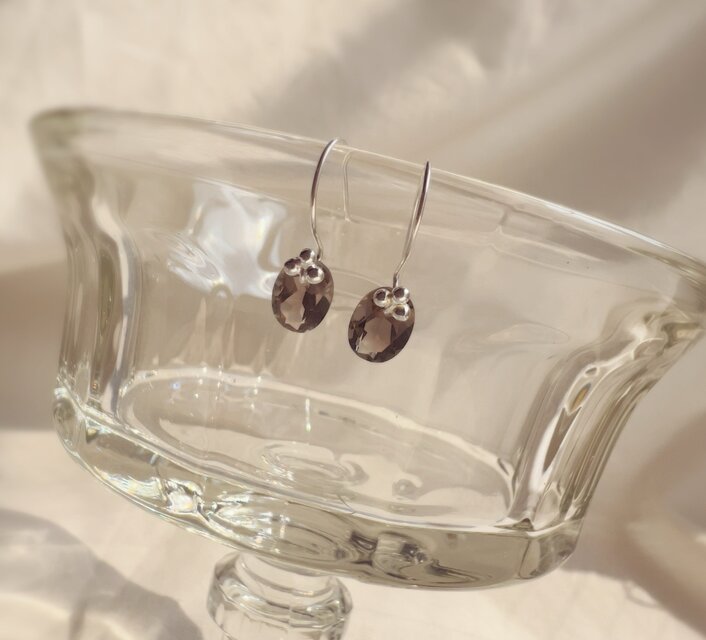 スモーキークオーツ「種」ピアス