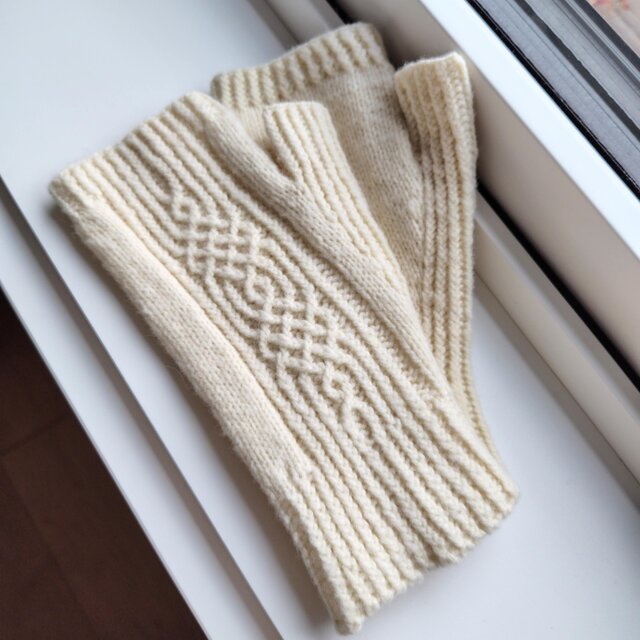 ケルティックダンス：素朴なメリノのハーフミトン