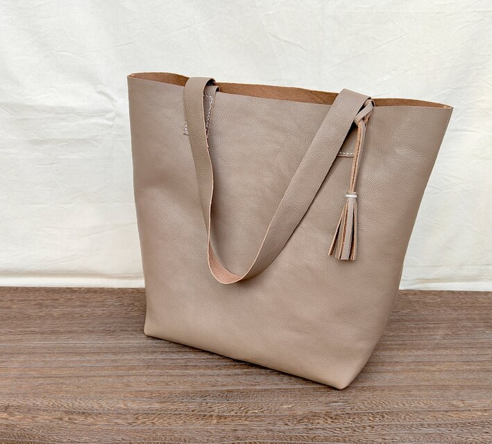 A4がすっぽり入る>一枚革のBASICトートバッグ（メンズ/レディース