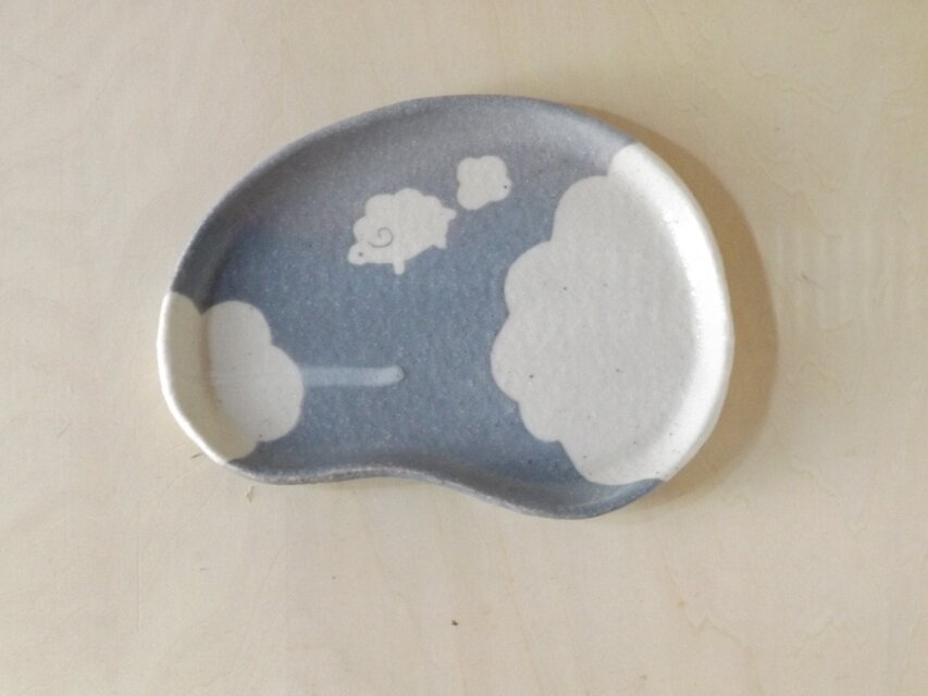 ブルーの豆プレート（ひつじ上）