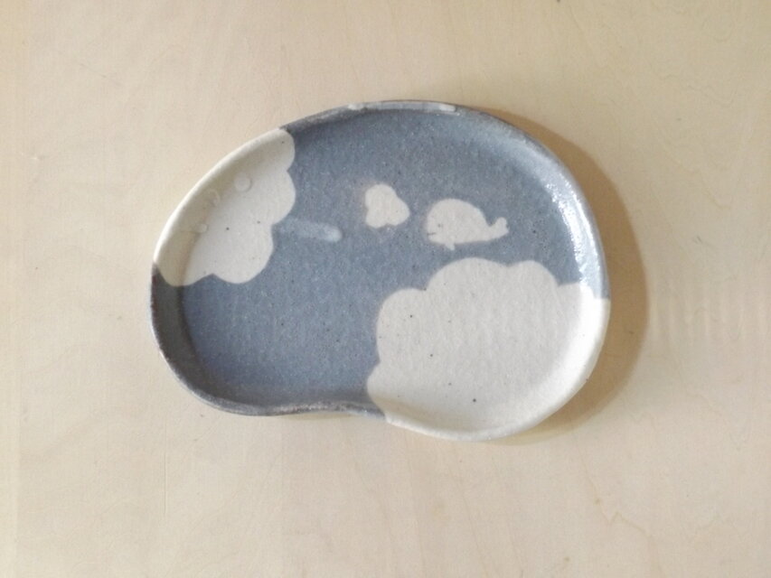 ブルーの豆プレート（くじら）