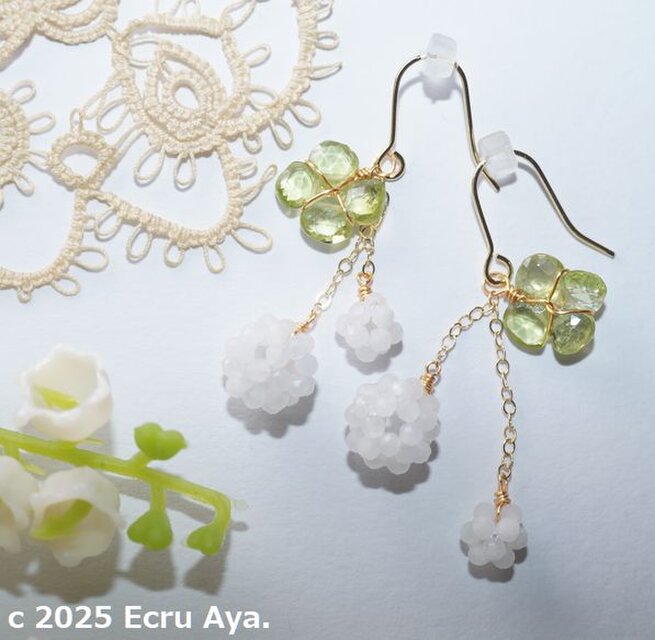 *Good luck*四つ葉のクローバーとシロツメクサのピアス