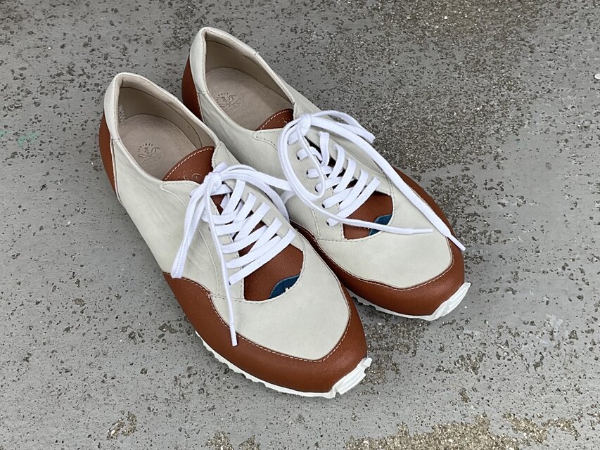 ホワイトデニム【オススメ１点物シリーズ】即納可 サイズ39(24.5〜25cm)のみ EMAのスニーカーがお得に！