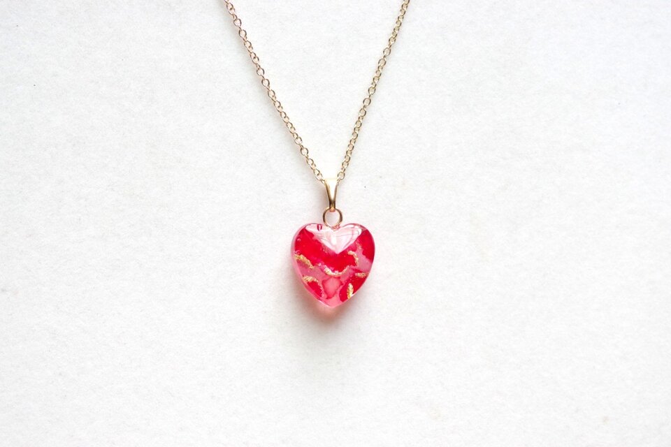レジンアート　ハートのペンダント〈夢の旅〉