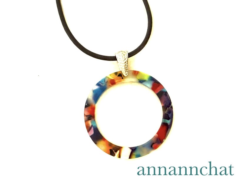 【フランス　カラフルな輪　本革　グラスコード　ネックレス】スライド長さ調節　メガネ