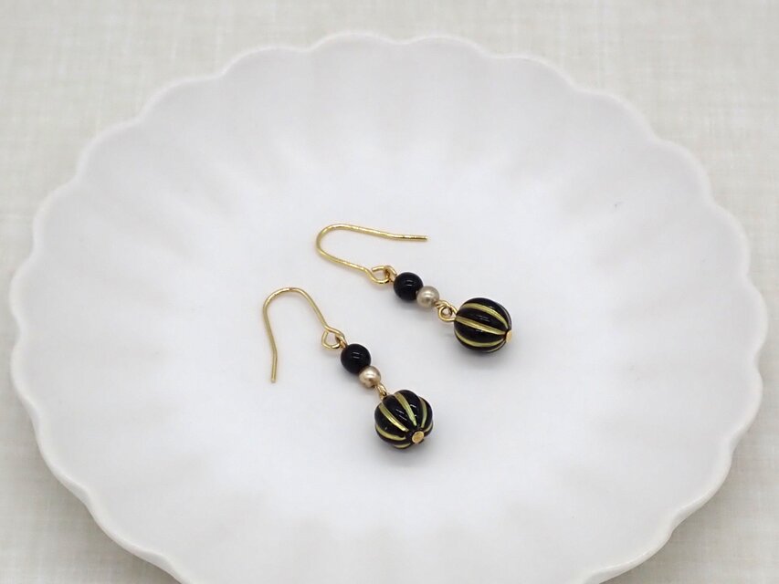 メロンビーズピアス／イヤリング【ブラック】