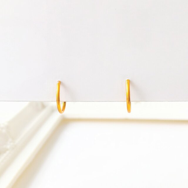 〈痛くない〉〈挟めるだけ〉～2way～オレンジゴールドシンプルリングイヤリング・イヤーカフ(直径約10㎜太さ約1㎜)(調節可)