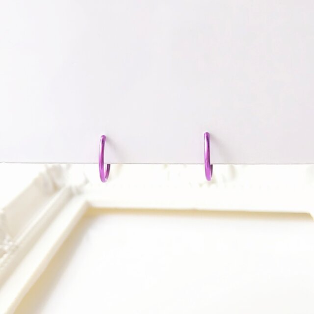 〈痛くない〉〈挟めるだけ〉～2way～パープルシンプルリングイヤリング・イヤーカフ(直径約10㎜太さ約1㎜)(調節可能)