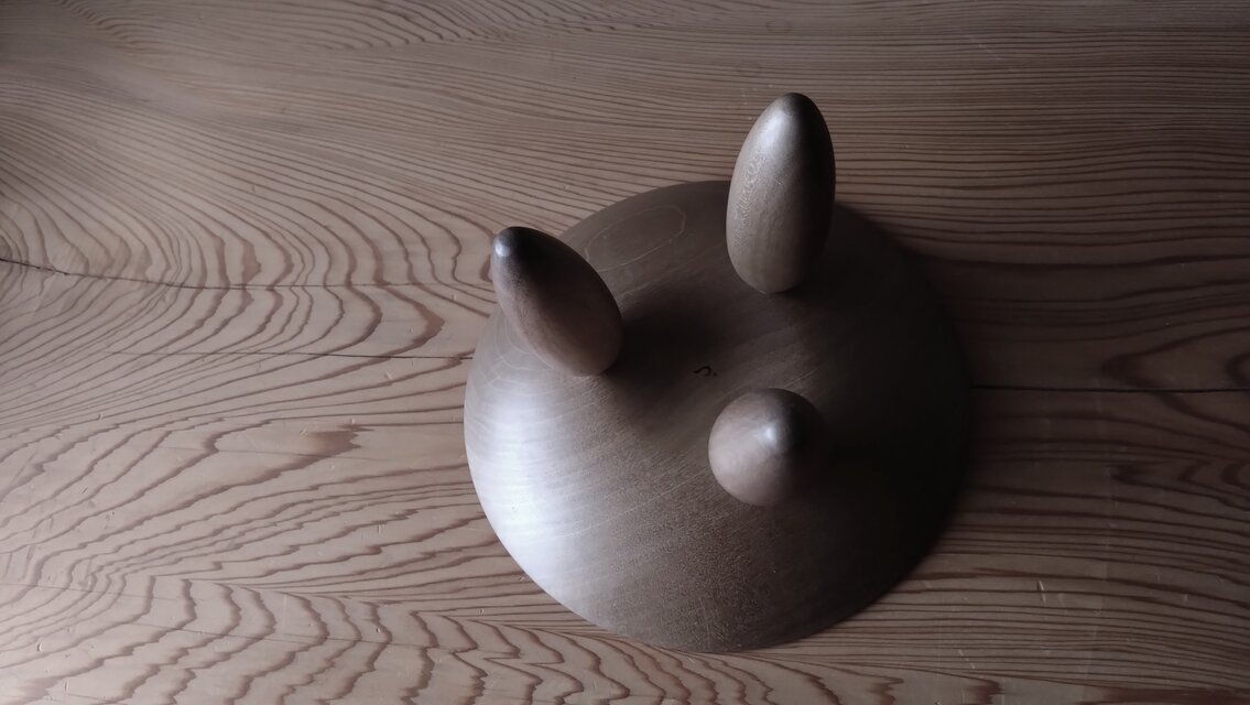 三本足のおやつ皿 | iichi 日々の暮らしを心地よくするハンドメイドや