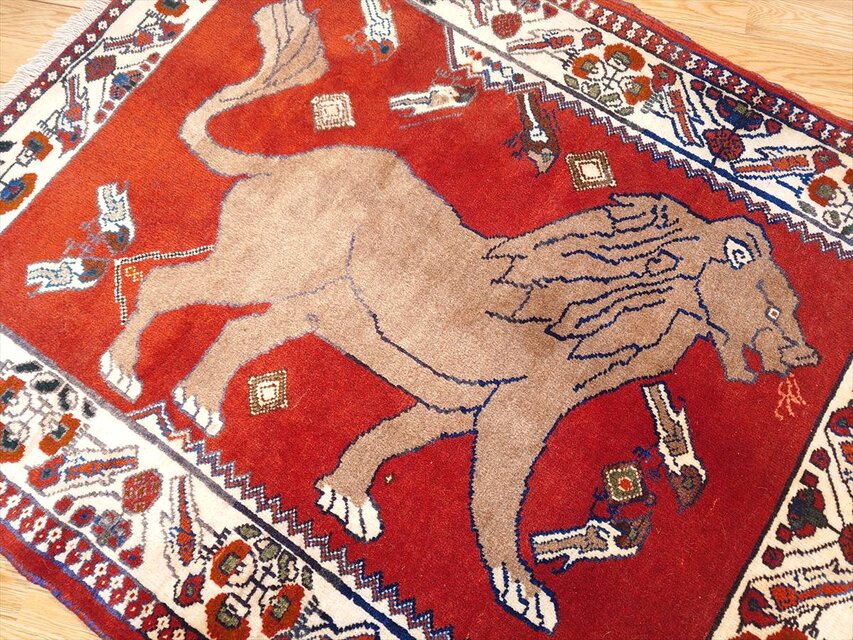 ペルシャ オールドギャッベ アマレバフト ラグ 115x95cm ライオン