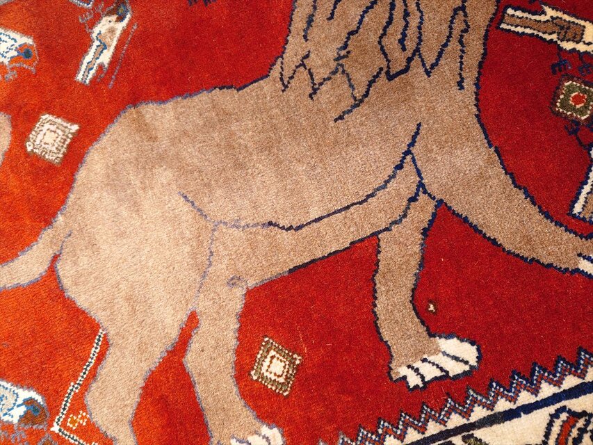 ペルシャ　アマレバフト　円形　61.5×59 ライトグレー　ライオン ペルシャ オールドギャッベ アマレバフト ラグ 127x83cm