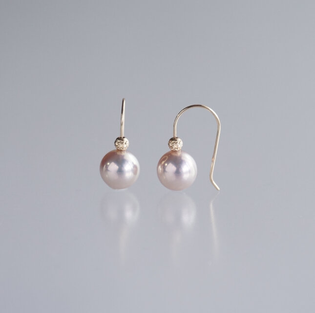 パールフックピアス K18YG 色:クリーム