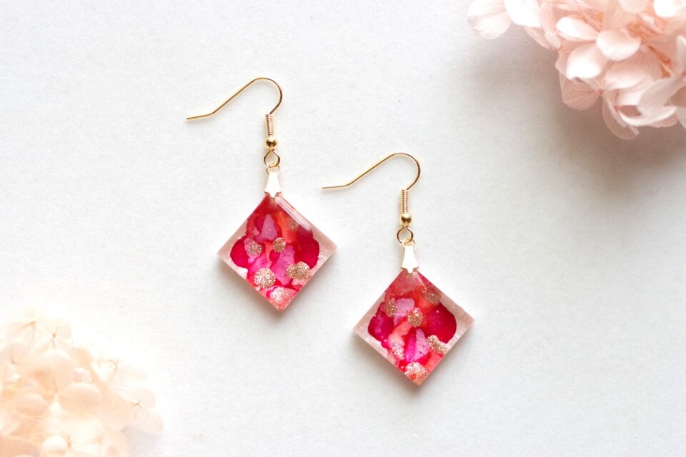 レジンアート　スクエアピアス〈プロセルピナ〉