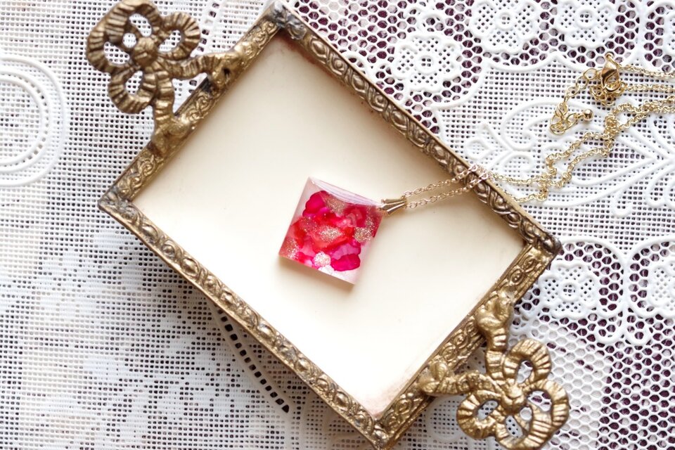 レジンアート　スクエアペンダント〈プロセルピナ〉