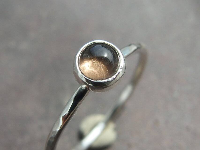 スモーキークォーツ一粒リング　【silver】　4㎜　カボション　4月の誕生石