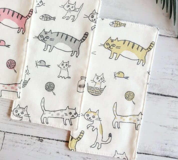 黄色の猫　ハーフハンカチ　ハンカチタオル　コットン　マイクロファイバー　ふわふわ　名入れ