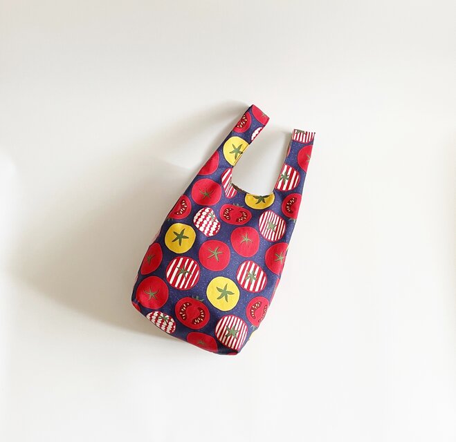 【食べ物シリーズ】トマト柄 マルシェバッグ 手提げトート ネイビー エコバッグ