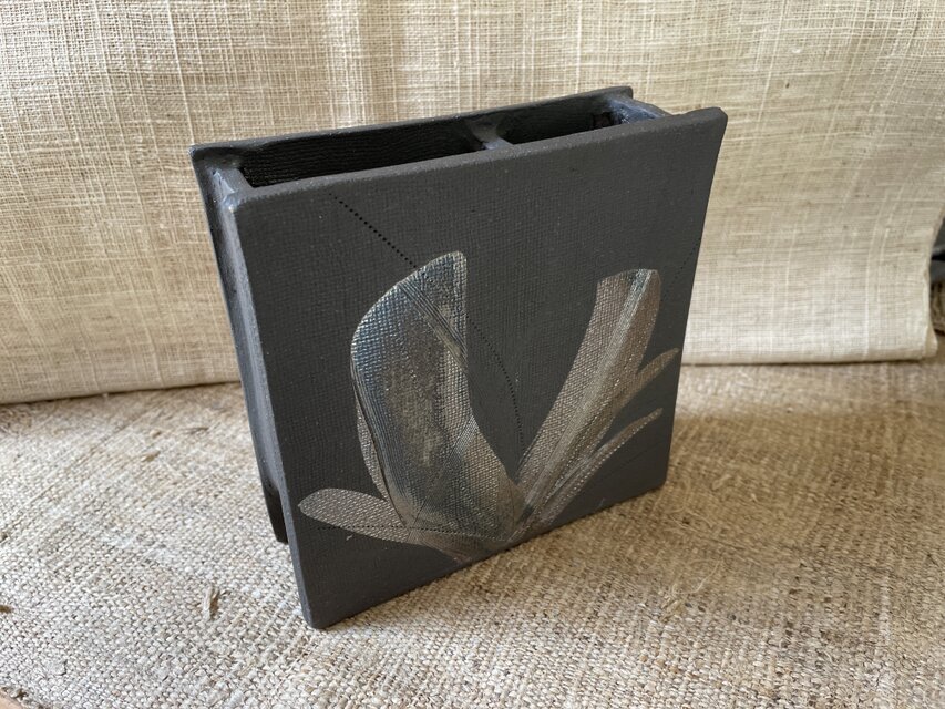 四角い花器 | iichi 日々の暮らしを心地よくするハンドメイドや