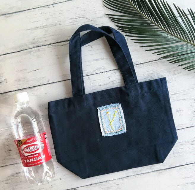 小花の刺繍　ミニトートバッグ　ネイビー　帆布　綿　手提げ　ランチバッグ　Sサイズ　オーダーメイド
