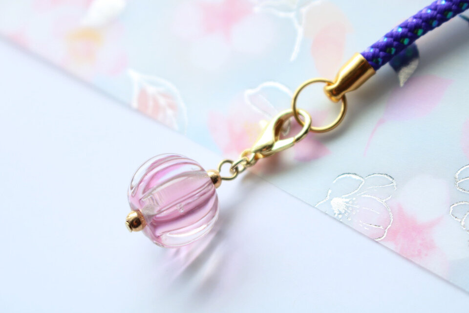 とんぼ玉＊ガラスの根付「蜜柑玉」 （カニカン付き） | iichi 日々の