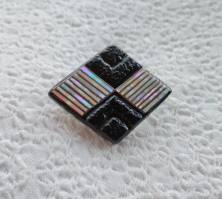 螺鈿ブローチ 菱形