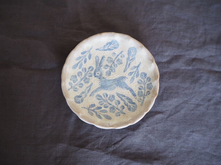うさぎ豆皿　『野あそび』