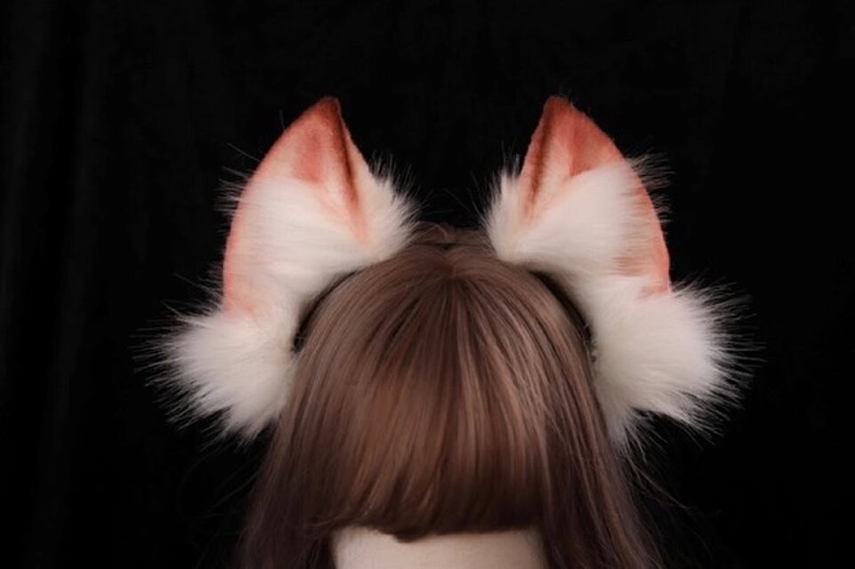 【受注生産】キツネの耳カチューシャ 手作り リアルな毛皮のような ヘアアクセサリー シミュレーション動物の耳