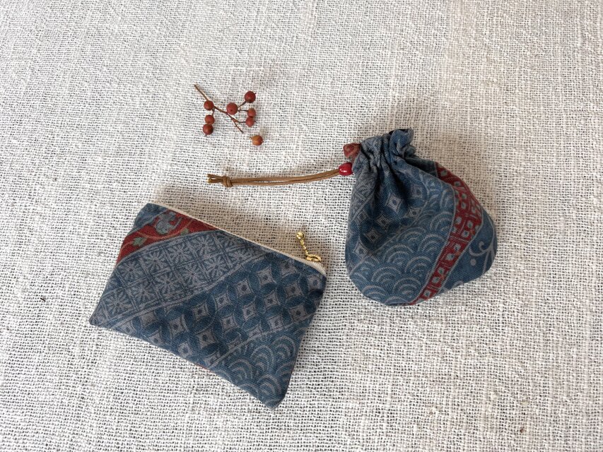 小さなポーチふたつ