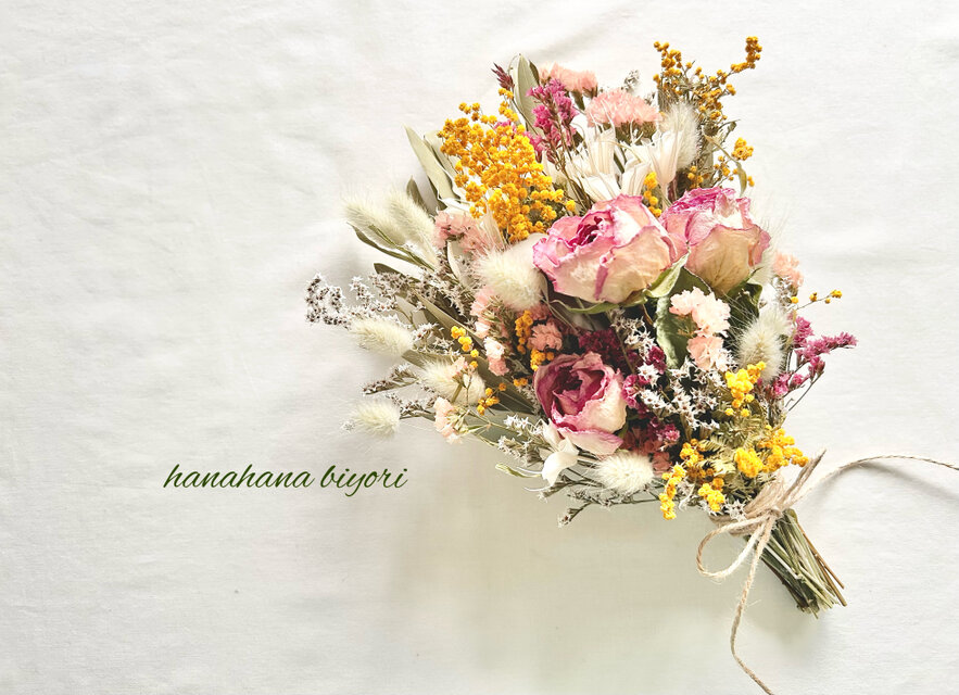 薔薇とミモザのスワッグ