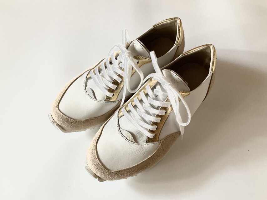 ゴールドアクセントのナチュラルカラー【新色】柔らかい履き心地。WHT/BEG