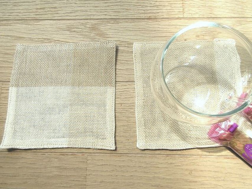 ３）手織り麻のコースター・１１．５ｃｍ×１１．５ｃｍ・大きな格子柄を裁断して・二枚セット
