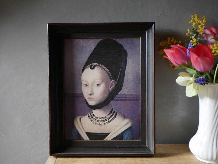 伝統衣装を着た女の子　フランスアンティーク　ブロカント　アンティークのある暮らし