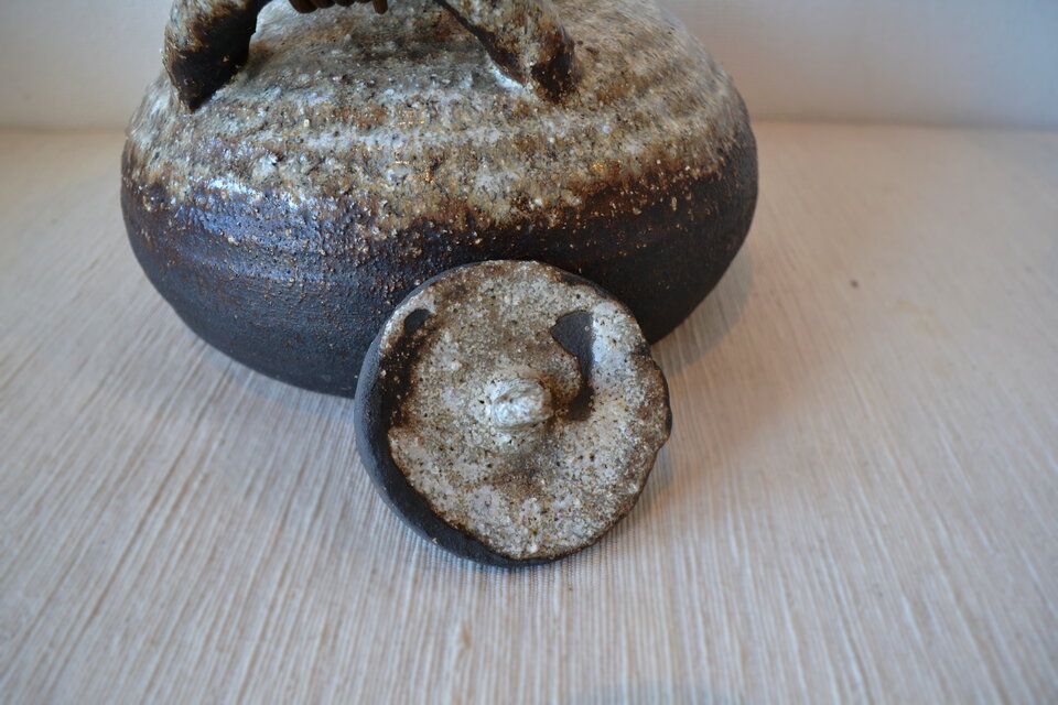 大きな急須 土瓶 花器 植物の蔓の取手 | iichi 日々の暮らしを心地よく 大きな急須 土瓶 花器 植物の蔓の取手 | iichi 日々の暮らしを心地よく