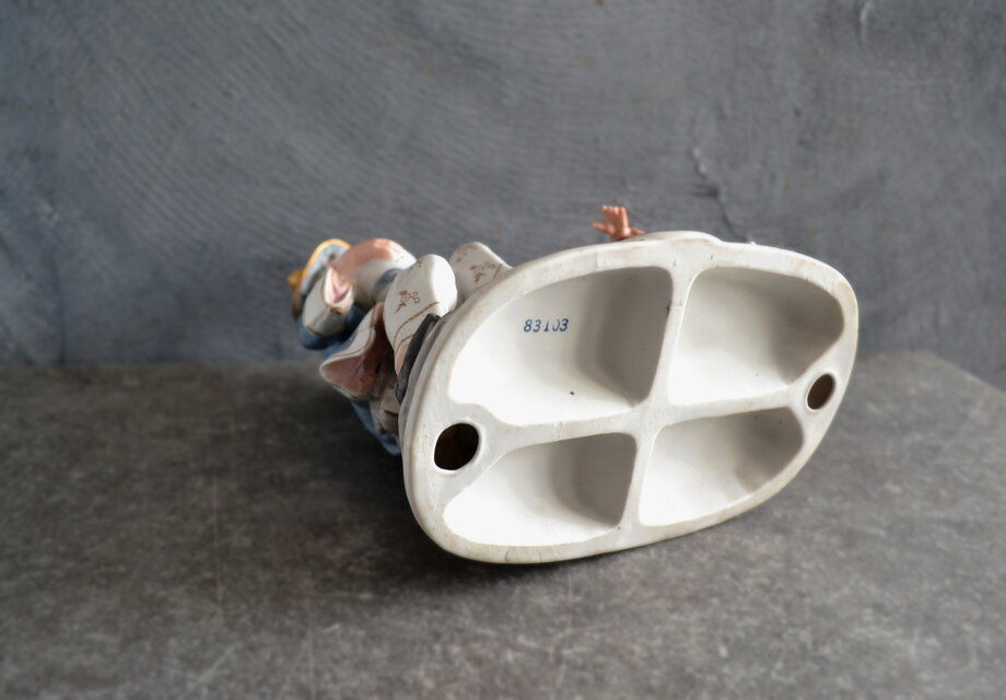 フィギュリン 民族衣装を着た二人 陶器製人形 | iichi 日々の暮らしを