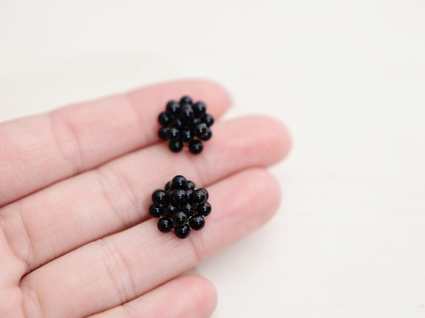 ピアス】ブラックベリー ブラックオニキスの実 | iichi 日々の暮らしを