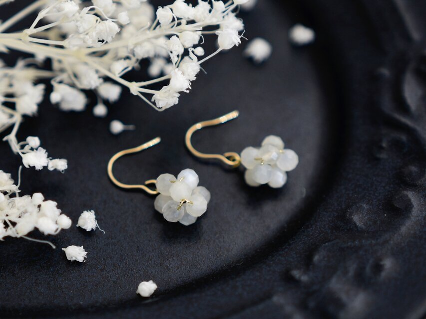 【14kgf ピアス】ムーンストーンの実 金平糖 6月誕生石／誕生日プレゼントにも