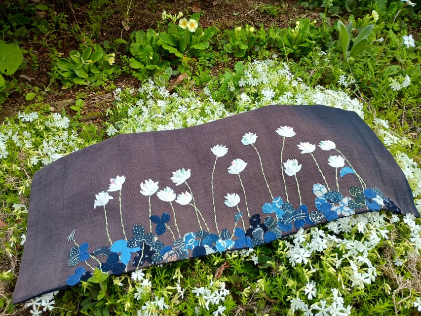 ヴィンテージ藍の布絵　しろつめ草