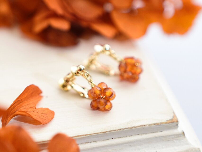 【イヤリング】メープル(もみじ・カエデ) オレンジ カーネリアン 金平糖 7月誕生石／誕生日プレゼントにも