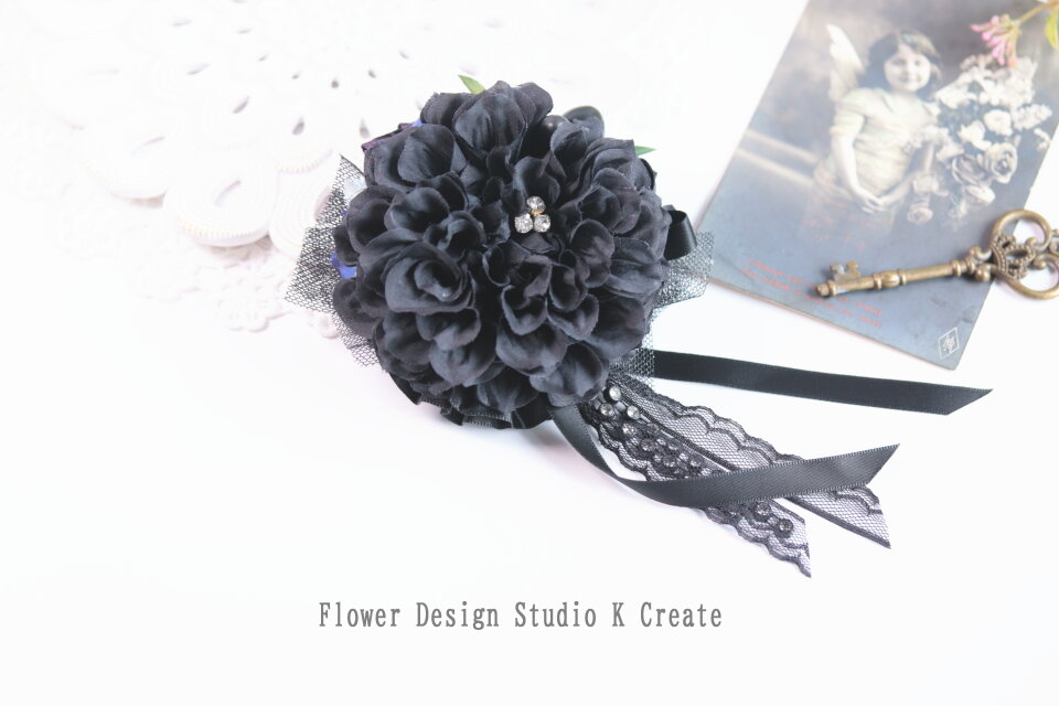 黒いダリアとオリーブのコサージュ 　入学式 　卒業式　卒園式　懇親会　結婚式　ブラック　黒　ダリア　フォーマル　ゴシック