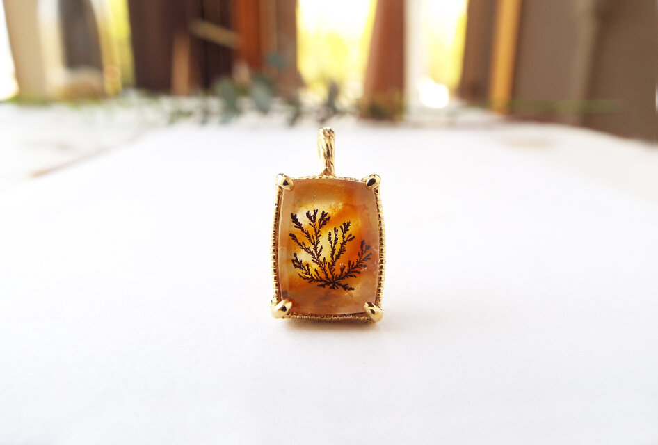 【一点物】デンドリティッククォーツのネックレス（野の花）