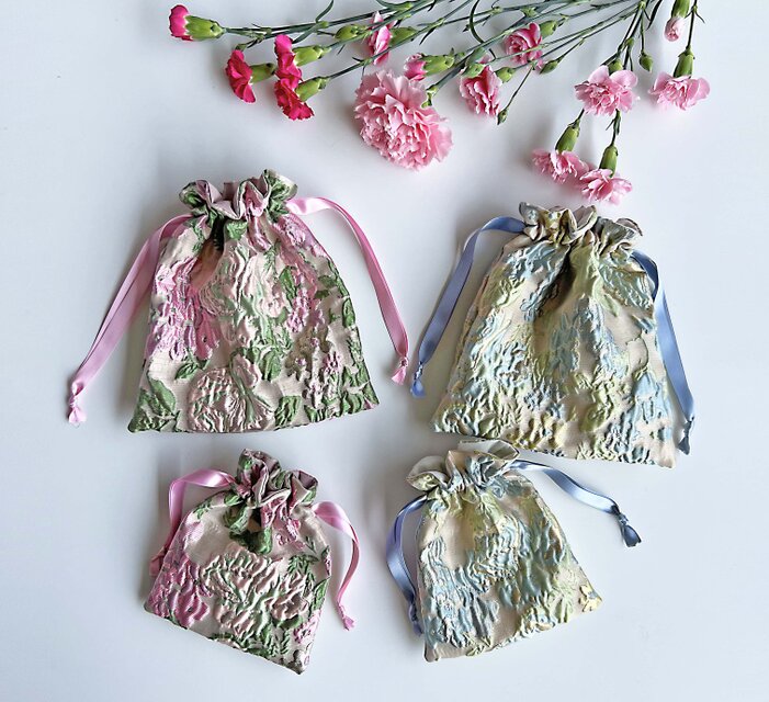 母の日ラッピング無料　ふくれジャガードきらきらブーケ巾着ポーチ　セット購入がお得です♪ 親子でシェアも◎